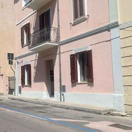 International House Olbia Hotell Eksteriør bilde